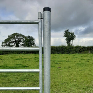 Fox Brothers Galvanised Hanging Post 3.5in
